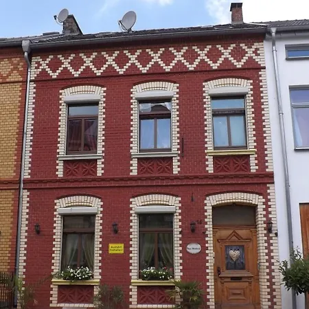 Boardinghouse Castell 게스트하우스 2*
